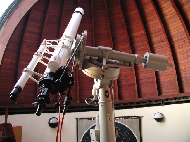 Das über 100 Jahre alte Zeiss Teleskop an der Volkssternwarte Erfurt